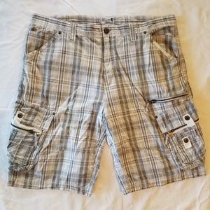 Division E Men's Plaid Cargo Shorts